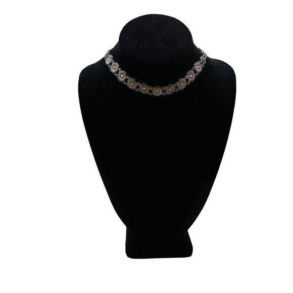 Vintage Filagree Daisy Metal Choker Necklace - Picture 1 of 4